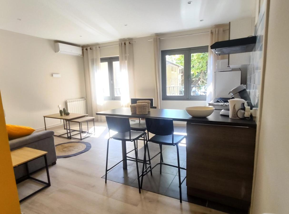 Chez Leon - Clim' & Patio - Appart Loupian Centre 외부 사진