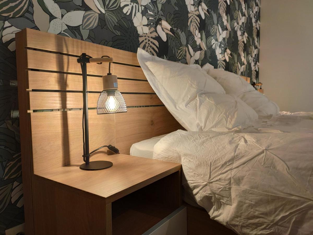 Chez Leon - Clim' & Patio - Appart Loupian Centre 외부 사진