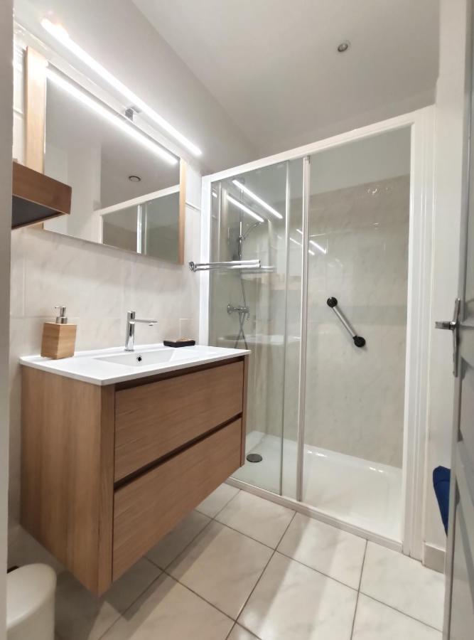 Chez Leon - Clim' & Patio - Appart Loupian Centre 외부 사진