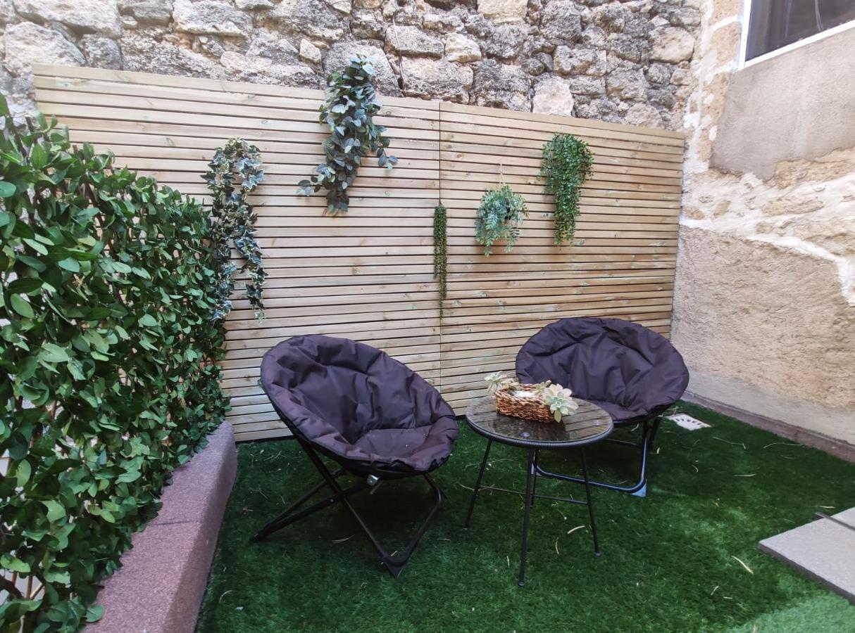 Chez Leon - Clim' & Patio - Appart Loupian Centre 외부 사진
